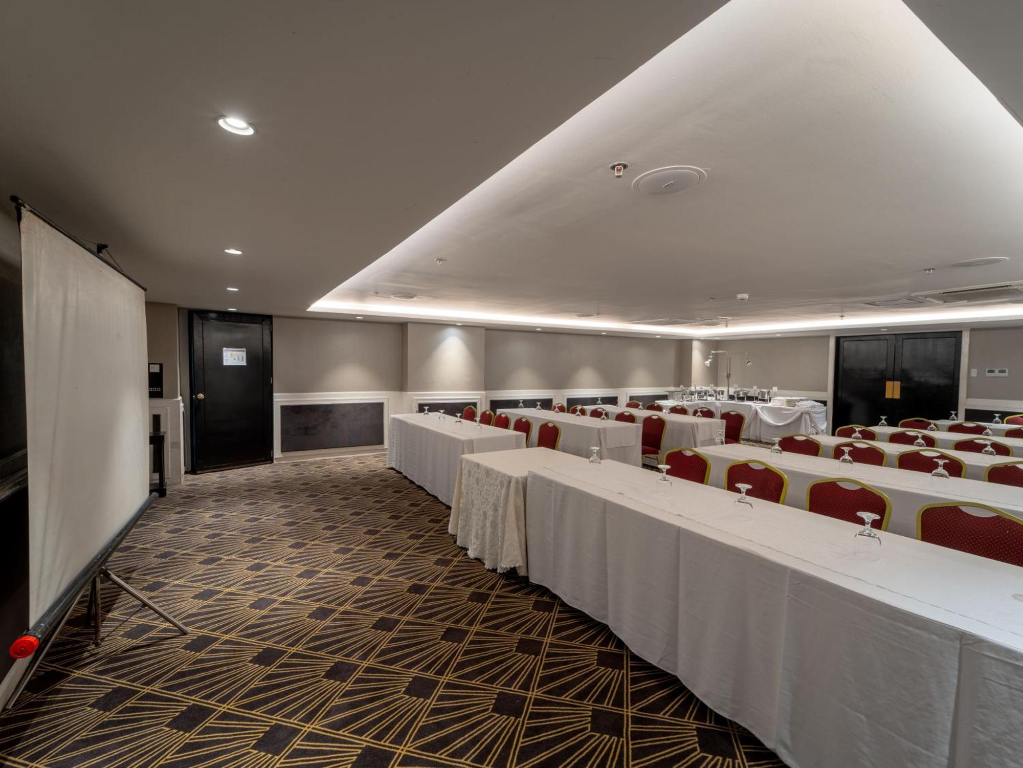 Metrocentre Hotel Ταγκμπιλαράν Εξωτερικό φωτογραφία
